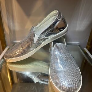 🇮🇹SCAPA made in Italy Silver Slip-On Sneakers Sz 8.5 like new